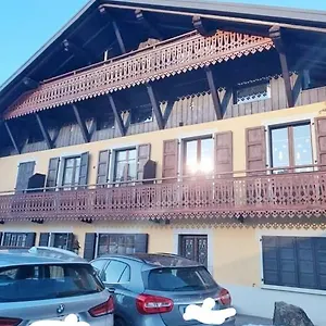 studio-du-lac-bleu.hotels-rhonealpes.com/